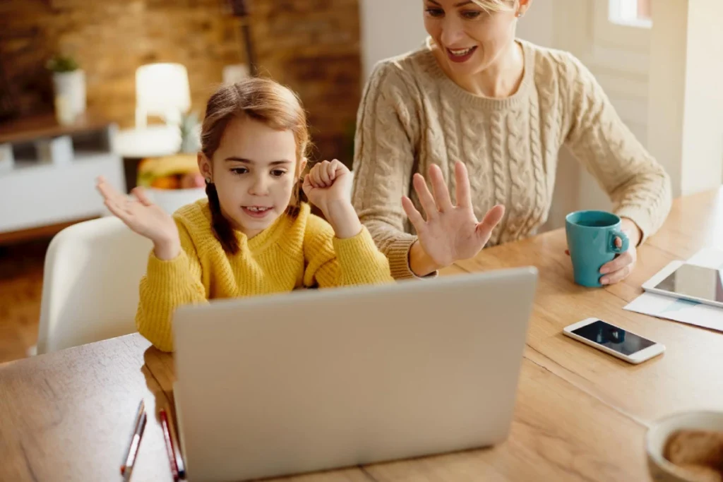 نقش والدین در آموزش مجازی