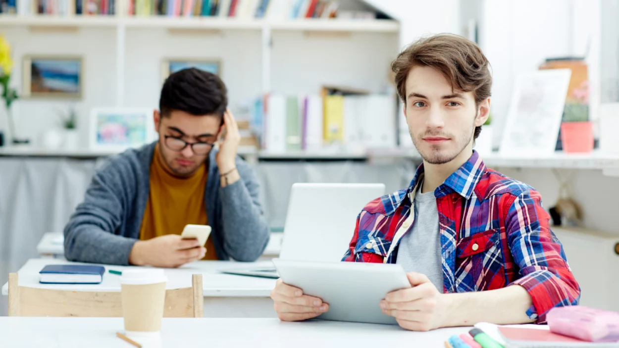 کار اینترنتی برای دانش اموزان